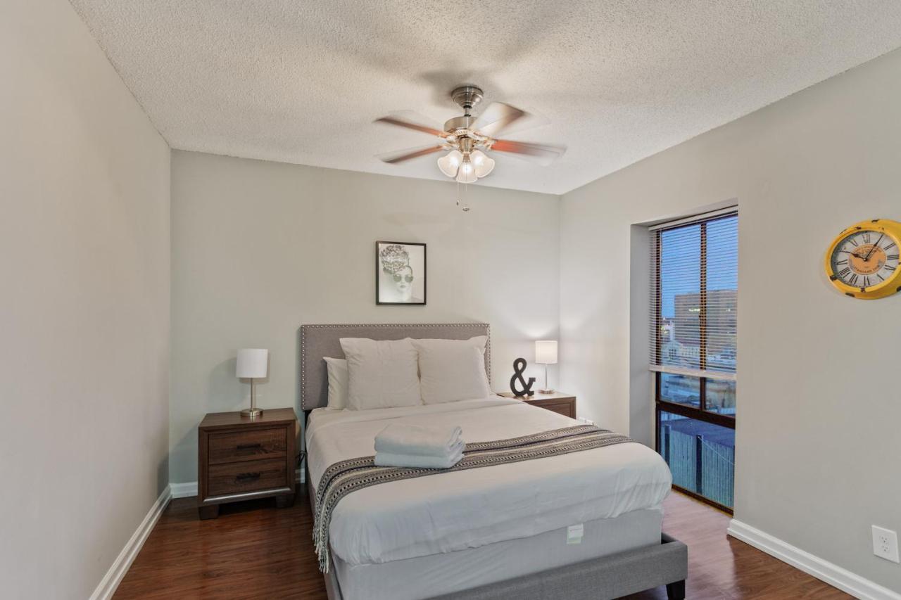 Brand New Downtown Studio With River Views *