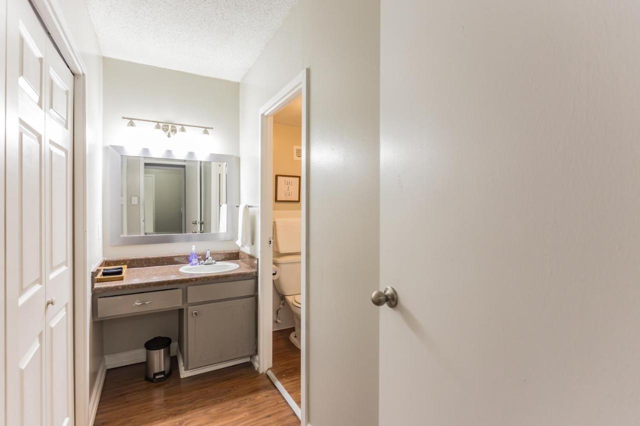 Brand New Downtown Studio With River Views Apartment *